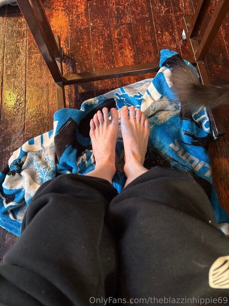 Theblazzinhippie69