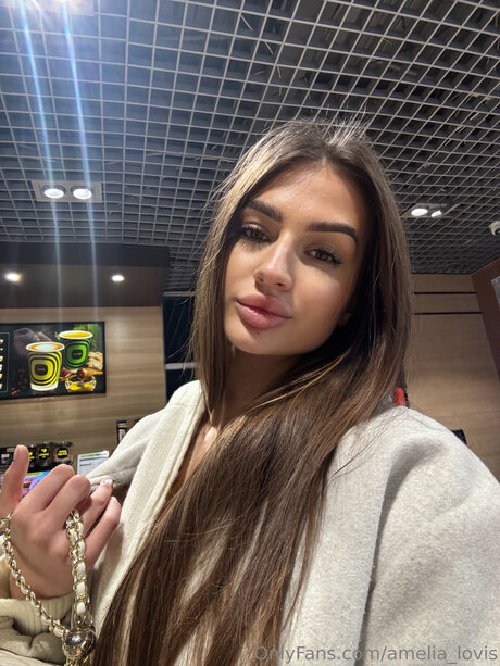 Amelia Lovis