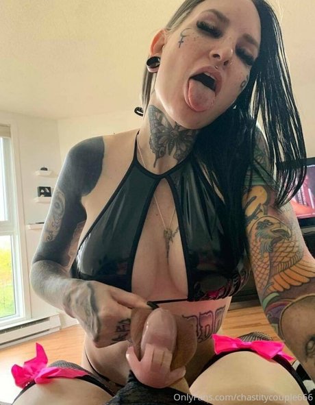 Chastitycouple666