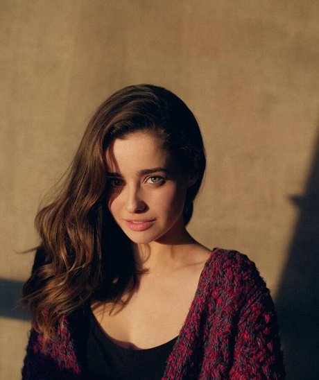 Holly Earl