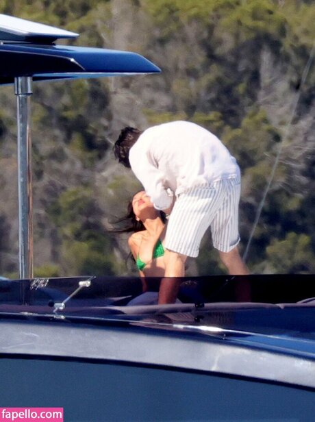 Alexandra Saint Mleux