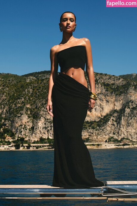 Alexandra Saint Mleux