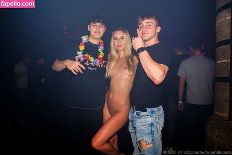 Beautiful Girls Groped