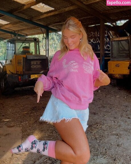 Harriet Cowan From Clarksons Farm