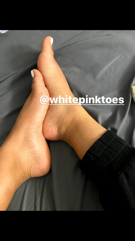 White Pink Toes