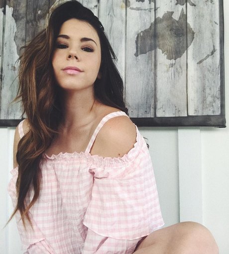 Jillian Rose Reed