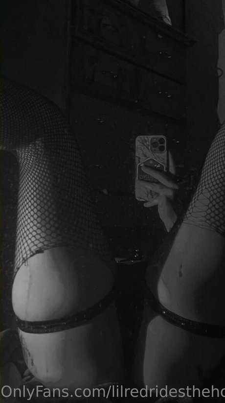 Lilredridesthehood