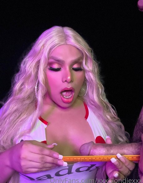 Xxxblondiexxx