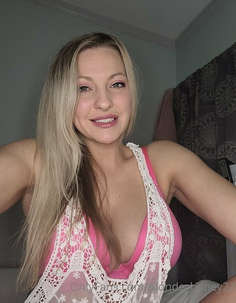 Blondehoney22