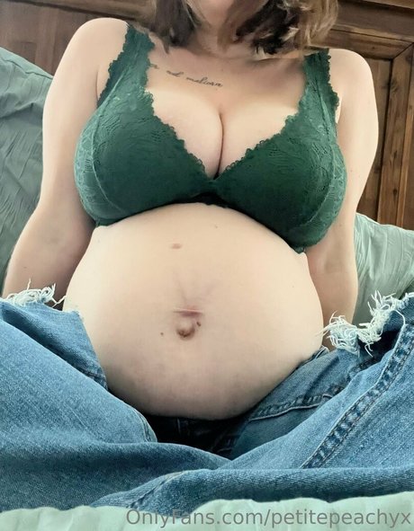 Petitepeachyx