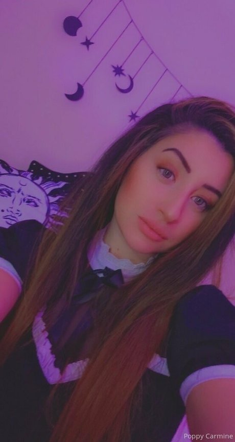 Poppycarminexxx