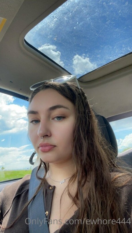 Ewhore444