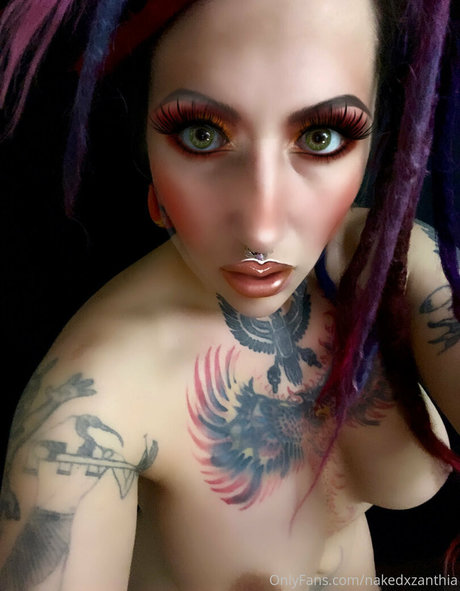 Nakedxzanthia