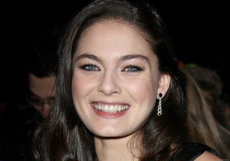 Alexa Davalos