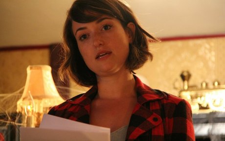Milana Vayntrub