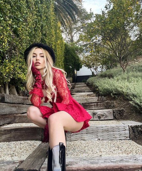 Ava Max