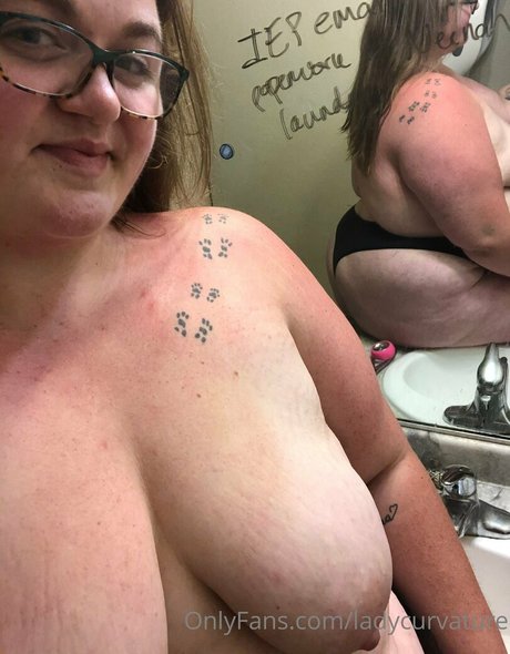 Ladykeepsherlegsopen