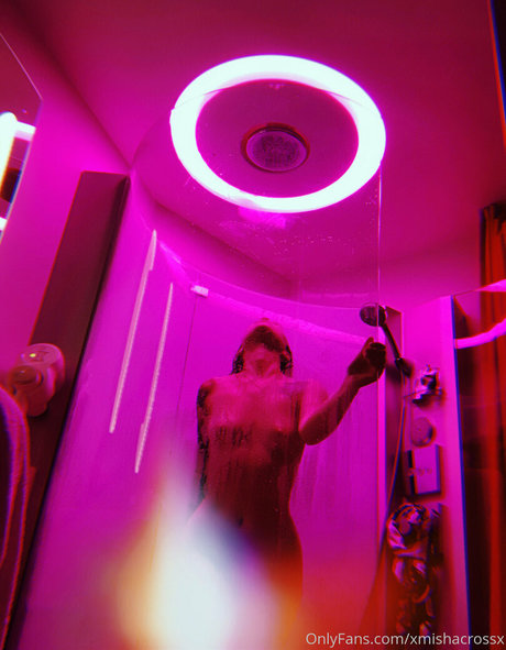 Xmishacrossx
