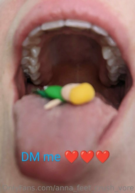 Annafeetcrushvore