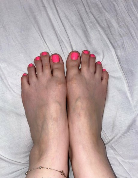 Yourstrulymsfeet