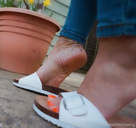 Feetworthfollowing