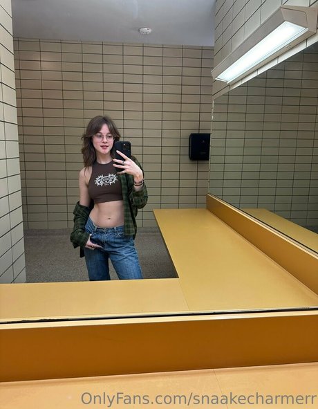 Snaakecharmerr