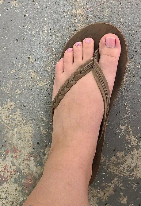 Smelliefeetsweetie