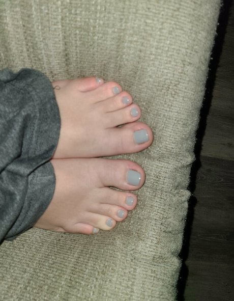 Smelliefeetsweetie