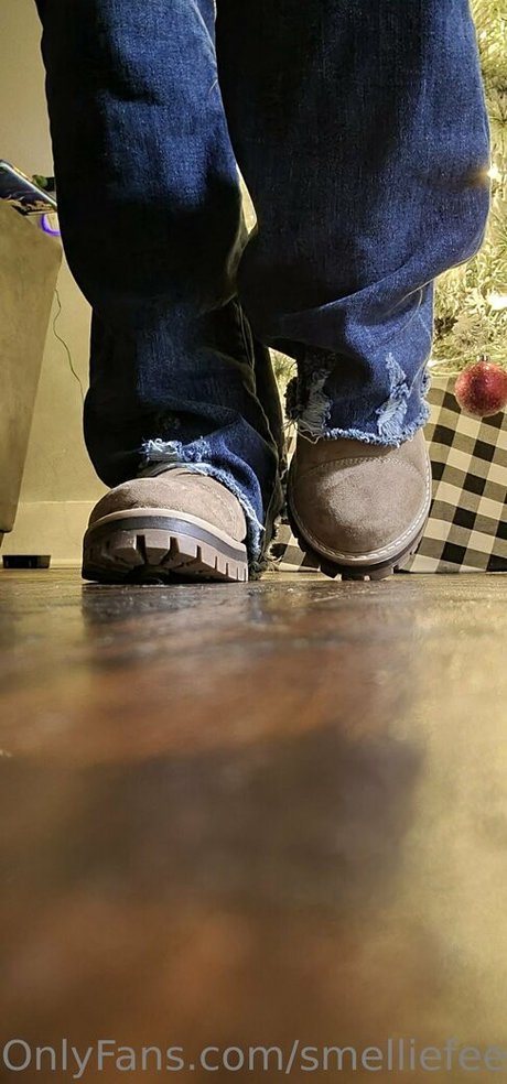 Smelliefeetsweetie