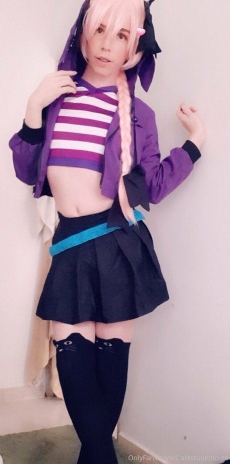 Darkstudentcute