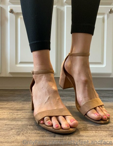Prettyfeetandface