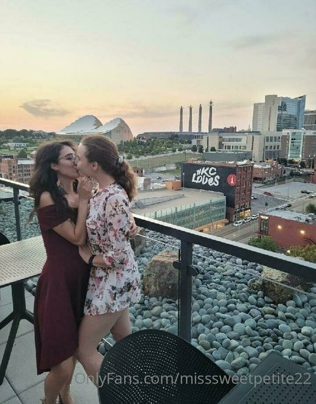 Misssweetpetite22