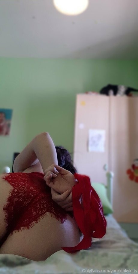 Yourkinkykitty