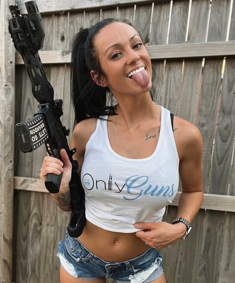 Girls With Guns