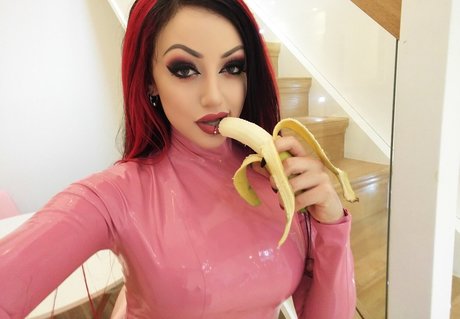 Dani Divine