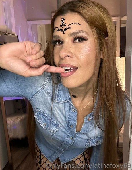 Latinafoxy69
