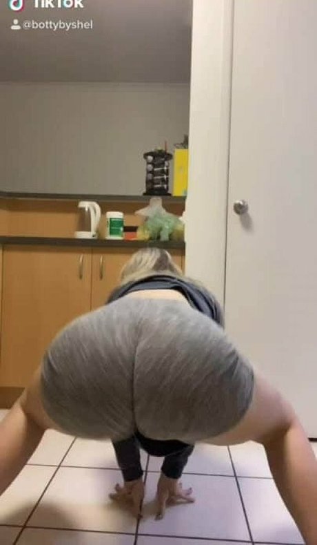 Bootybyshel