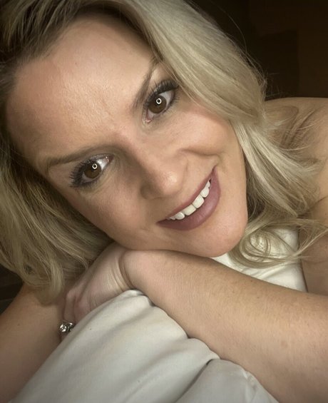 Show Your Girlfriend