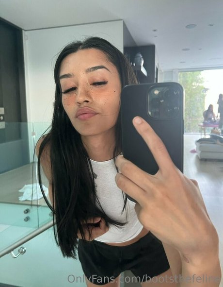 Bootsthefeline