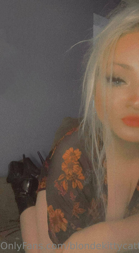 Blondekittycattt