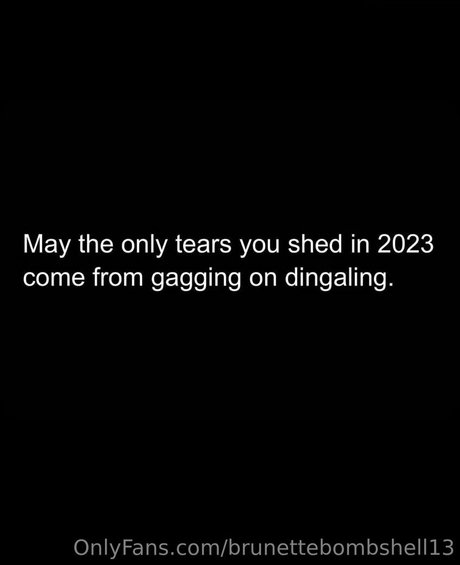 Brunettebombshell13