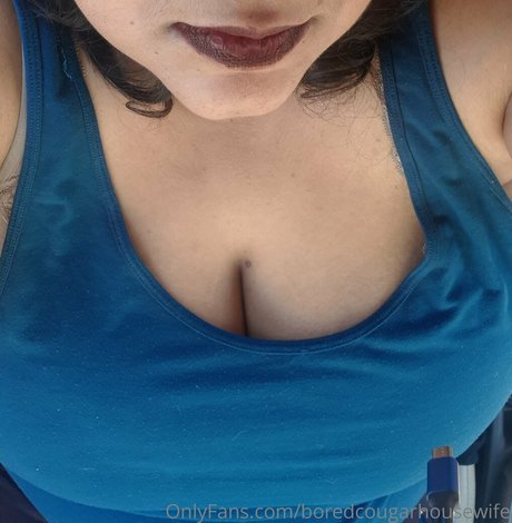 Boredcougarhousewife