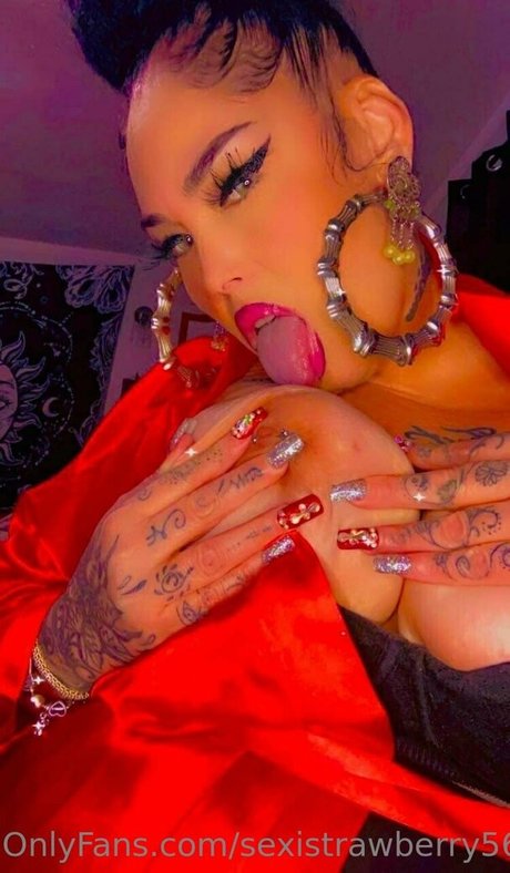 Sexistrawberry5611
