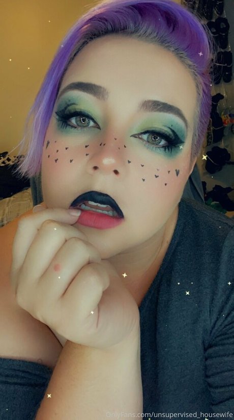 Unsupervisedhousewife