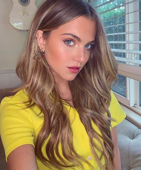 Anne Winters