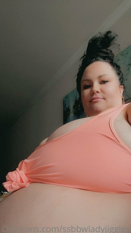 Ssbbwladyjiggles