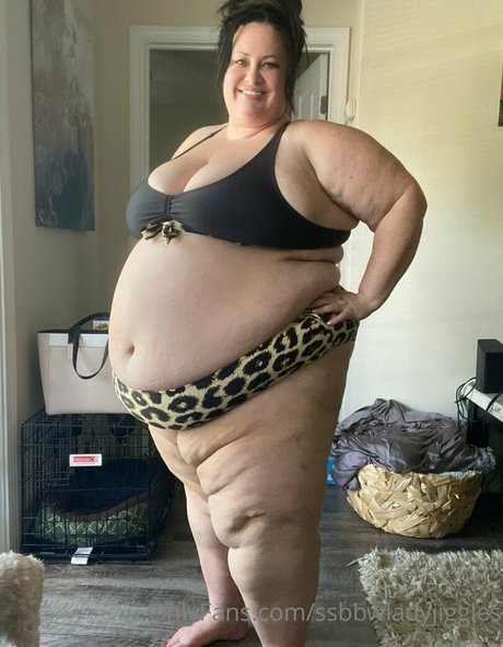 Ssbbwladyjiggles