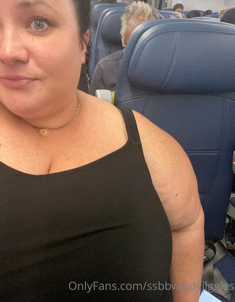 Ssbbwladyjiggles