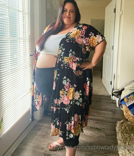 Ssbbwladyjiggles