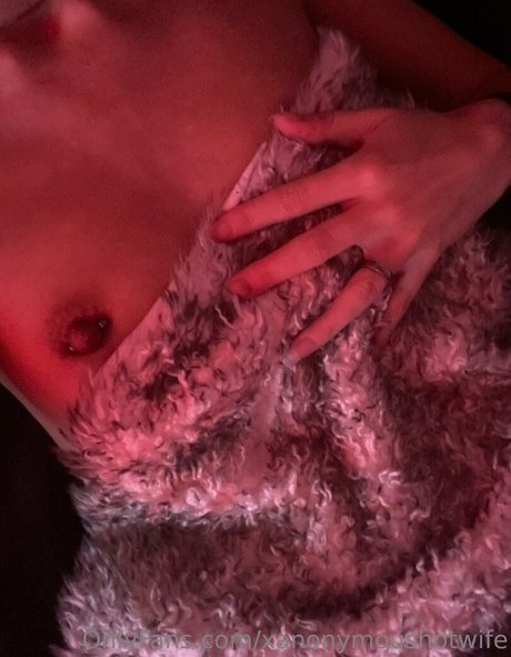 Xanonymoushotwife